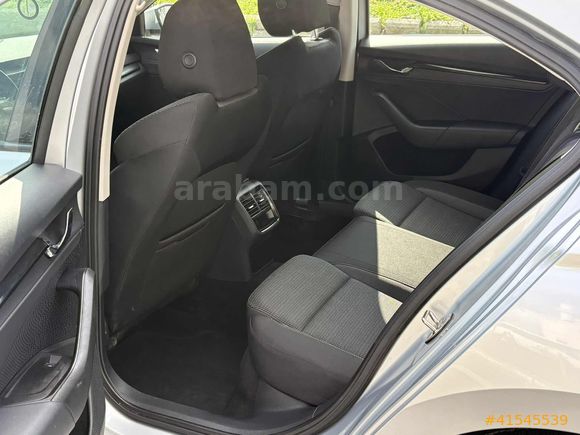 2022 Skoda Octavia 1.5 TSİ e-Tec 150 Hp Yetkili Servis Bakımlı