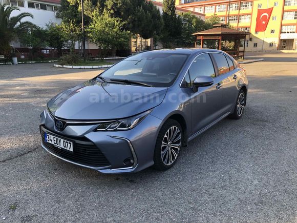 Sahibinden 2022 Çıkışlı Tramersiz  Full Paket Corolla