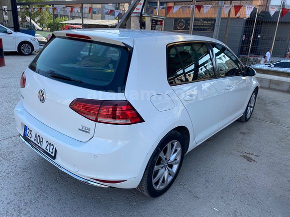 Araç R Line çevrilmiştir 300 bin tl ekstra vardır araçta