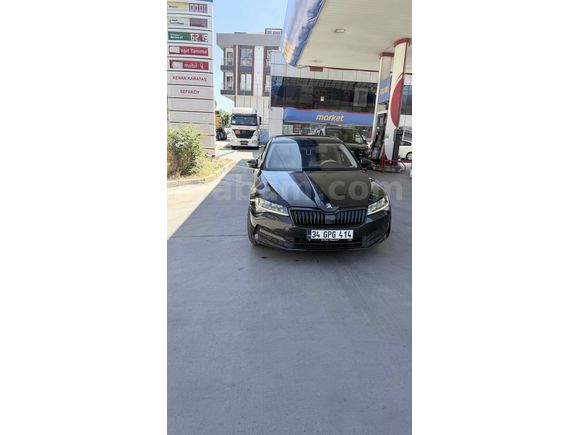 Sahibinden Skoda SuperB 1.5 TSI Elite 2023 Model İstanbul 100.000 km Siyah