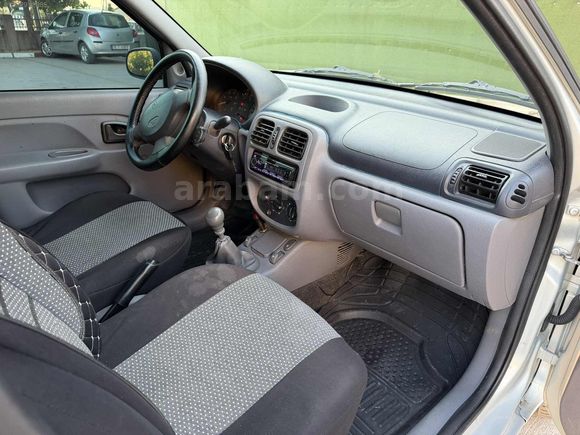 Değişensiz Clio 1.4 Klimalı benzin LPG