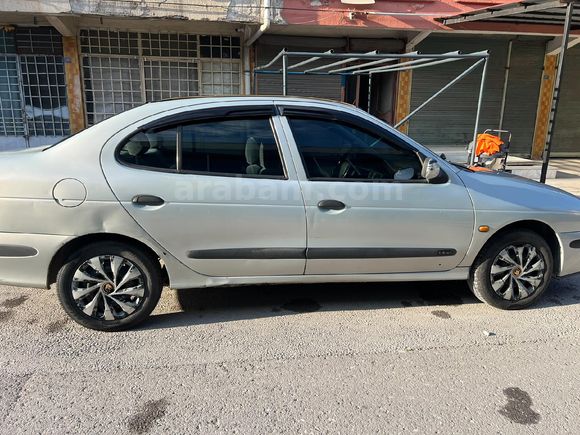Sahibinden Renault Megane 1.4 Authentique 2002 Model