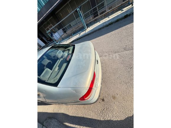 Sahibinden Renault Megane 1.4 Authentique 2002 Model