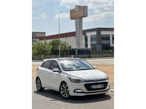 Sahibinden Hyundai i20 1.4 CRDi Style 2016 Model  241.000 km Beyaz