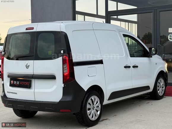 RANAULT EXPRESS VAN 1.5 BLUE DCİ JOY HATASIZ BOYASIZ