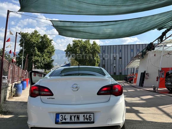Sahibinden Opel Astra 1.6 Edition 2018 Model  
Hatasız boyasız tramersiz aile aracı