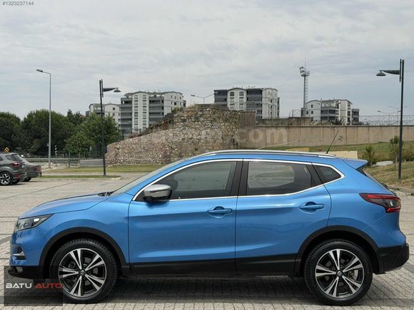 BATU AUTO'DAN 2017 NİSSAN QASHQAİ CAM TAVAN 54 BİNDE HATASIZ