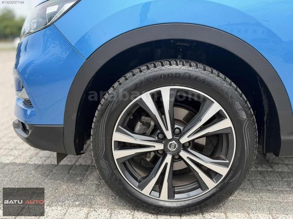 BATU AUTO'DAN 2017 NİSSAN QASHQAİ CAM TAVAN 54 BİNDE HATASIZ