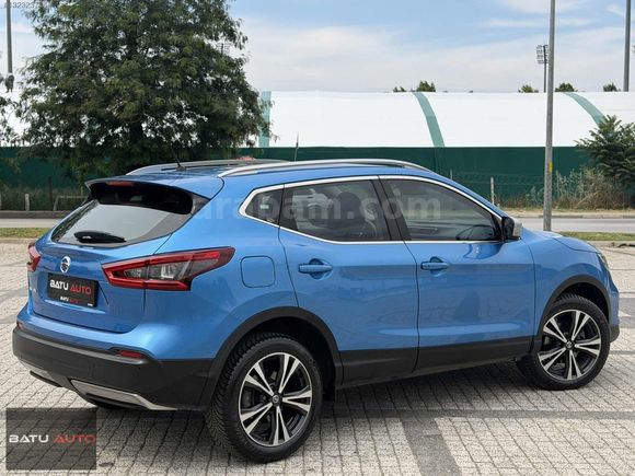 BATU AUTO'DAN 2017 NİSSAN QASHQAİ CAM TAVAN 54 BİNDE HATASIZ