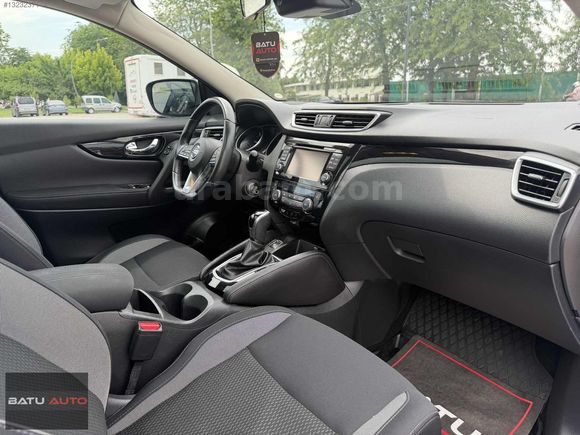BATU AUTO'DAN 2017 NİSSAN QASHQAİ CAM TAVAN 54 BİNDE HATASIZ