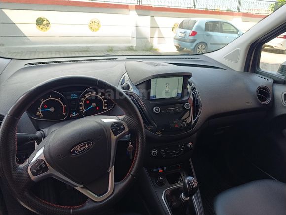 Sahibinden Ford Tourneo Courier 1.5 EcoBlue Titanium plus 2023 Model