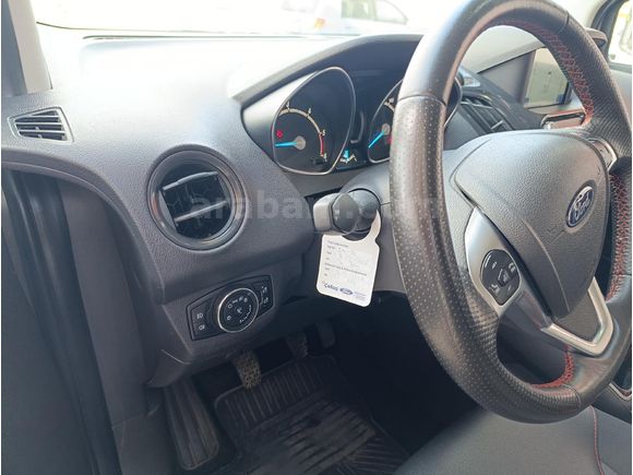 Sahibinden Ford Tourneo Courier 1.5 EcoBlue Titanium plus 2023 Model