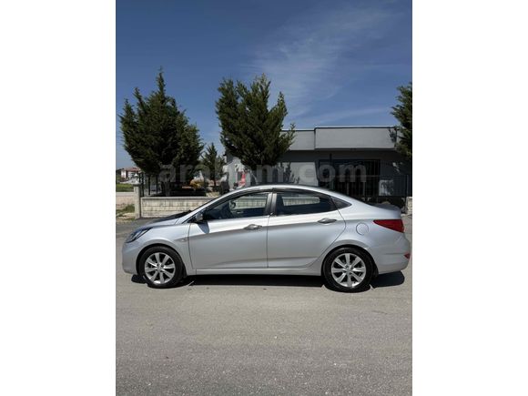 Sahibinden Hyundai Accent Blue 1.6 CRDI Mode Plus 2012 Model 