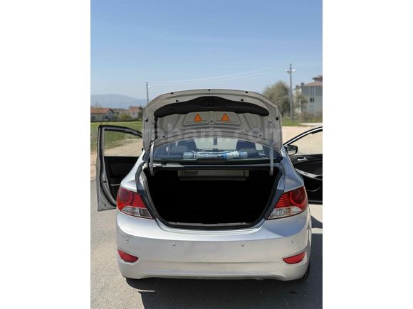 Sahibinden Hyundai Accent Blue 1.6 CRDI Mode Plus 2012 Model 