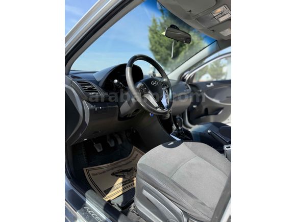 Sahibinden Hyundai Accent Blue 1.6 CRDI Mode Plus 2012 Model 