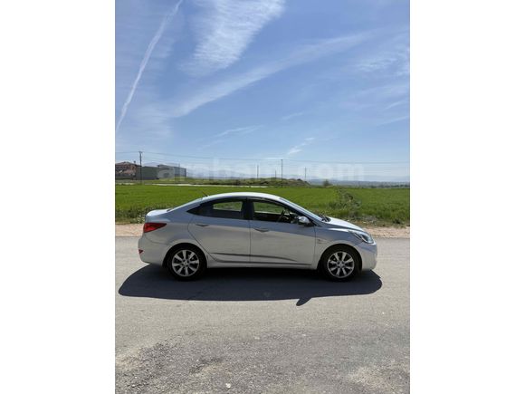 Sahibinden Hyundai Accent Blue 1.6 CRDI Mode Plus 2012 Model 