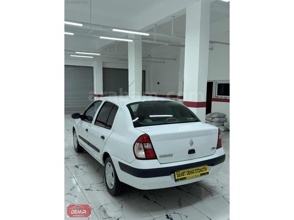 TR'DE TEK 2005 MDL CLİO 122.000 KM DE