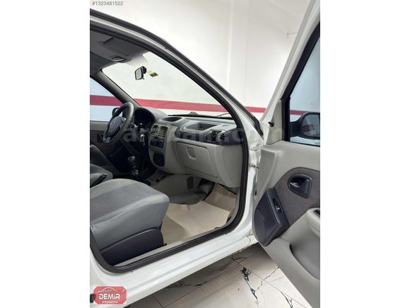 TR'DE TEK 2005 MDL CLİO 122.000 KM DE