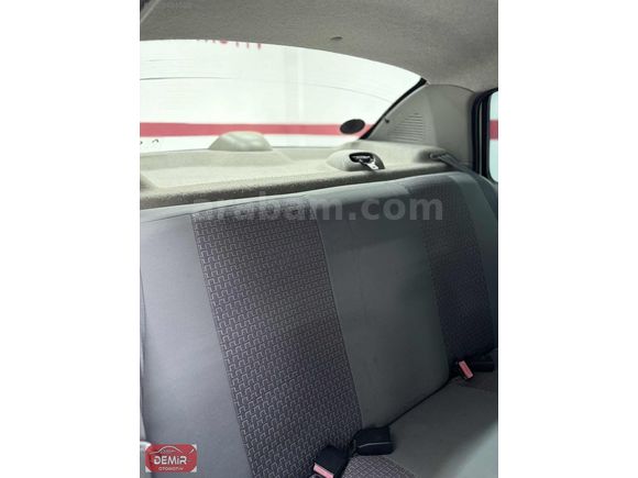 TR'DE TEK 2005 MDL CLİO 122.000 KM DE