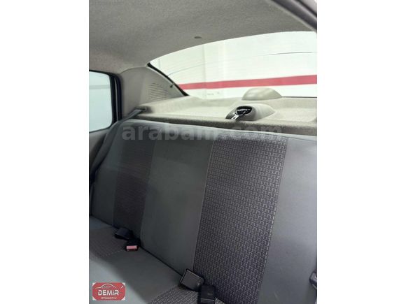TR'DE TEK 2005 MDL CLİO 122.000 KM DE