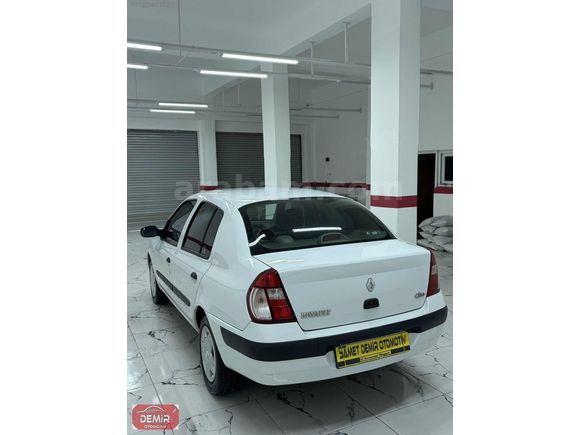 TR'DE TEK 2005 MDL CLİO 122.000 KM DE