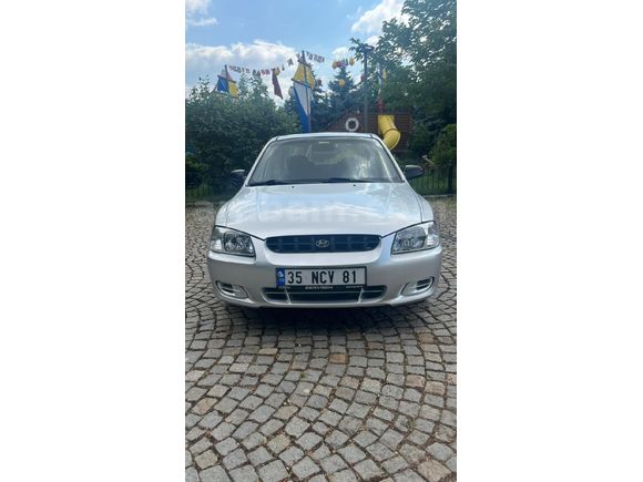 Sahibinden Hyundai Accent 1.3 LX 2000 Model  114.000 km Gri (Gümüş)