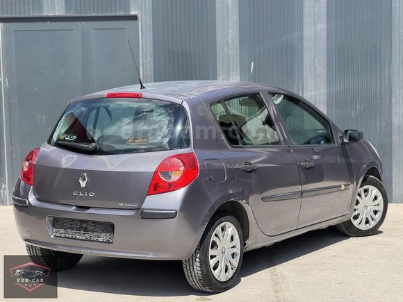 **2006 1.4 16V CLİO 3 HATASIZ DEĞİŞENSİZ BOYASIZ**