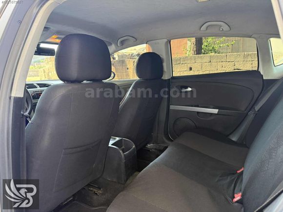 TEMİZ BAKIMLI LEON STYLE 240 BİN KM DE 1.6 OTOMATİK