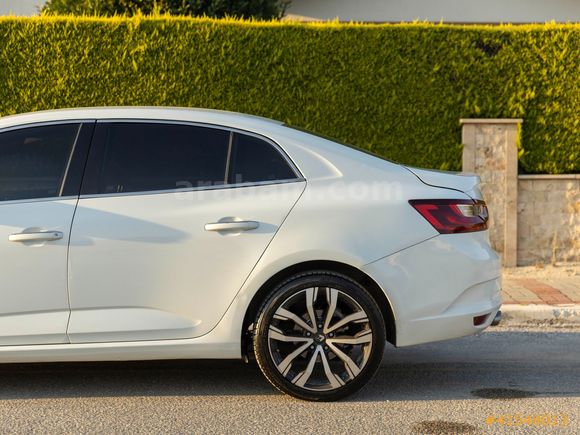 LUXE DRİVEDAN EXTRALI MEGANE 4 1.3 TCE