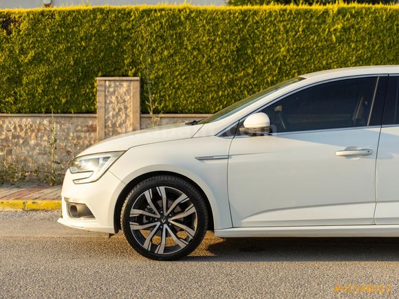 LUXE DRİVEDAN EXTRALI MEGANE 4 1.3 TCE