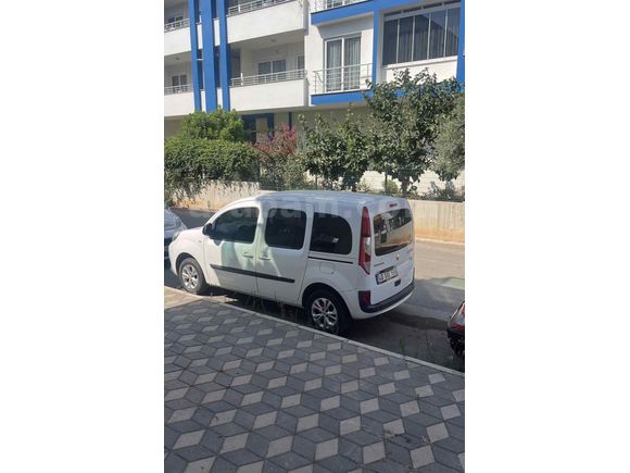 Sahibinden Renault Kangoo Multix 1.5 dCi Touch 2018 Model  125.000 km Beyaz