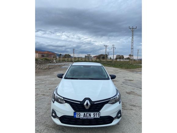 2024 Çıkışlı Garaj Arabası Renault Taliant 1.0 T Joy 