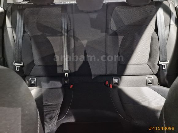 Renault Megane Sedan 1.3 TCe Touch EDC