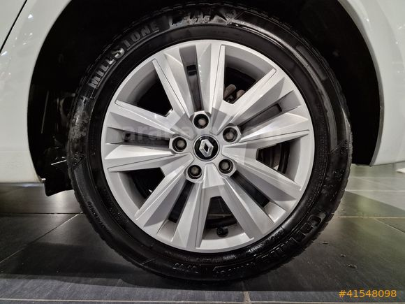 Renault Megane Sedan 1.3 TCe Touch EDC