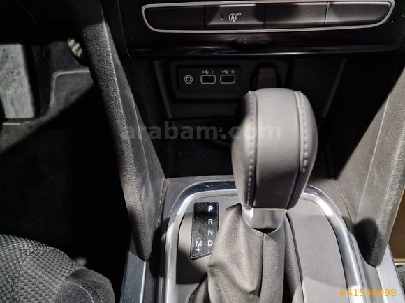 Renault Megane Sedan 1.3 TCe Touch EDC