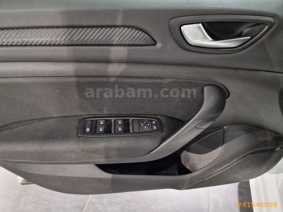 Renault Megane Sedan 1.3 TCe Touch EDC