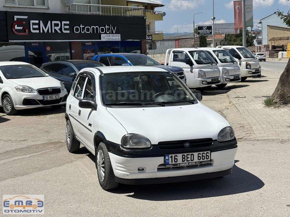 EMRE OTO'DA 94 MODEL 1.4 HATASIZ ORJİNAL BAKIMLI OPEL CORSA