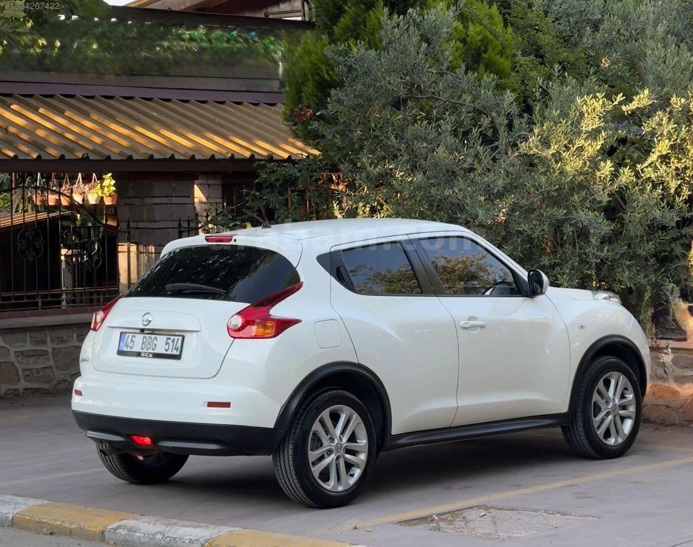 Galeriden Nissan Juke 1.6 Sport Pack 2011 Model Manisa 187.000 km Beyaz 4