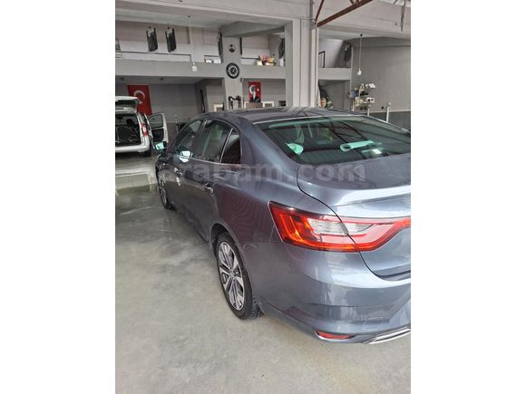 Sahibinden Renault Megane 1.5 Blue DCI Icon 2023 Model  81.000 km Gri (titanyum)