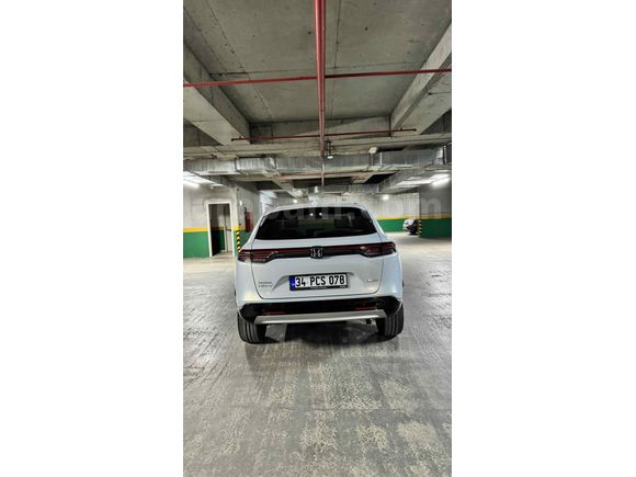Sahibinden Honda HR-V 1.5 e-HEV Advance 2025 Model  deri koltuk ve kayıt kamerası var 