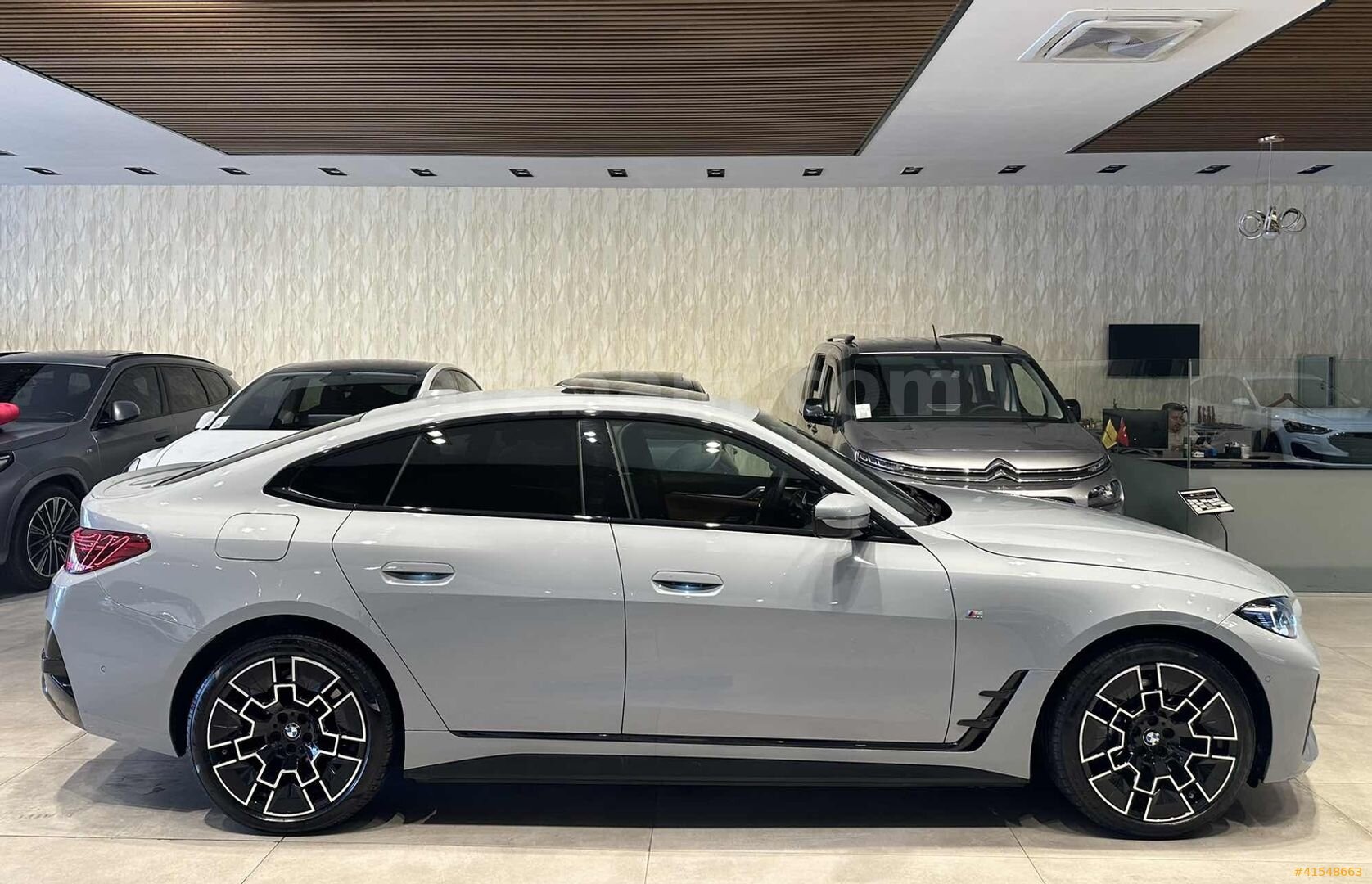 Galeriden BMW i Serisi i4 eDrive 40 M Sport 2024 Model İzmir 28.000 km Gri 4