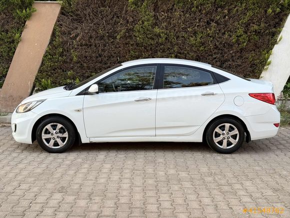 FIRSAT ARACI! 2013 OTOMATİK VİTES KUSURSUZZ ACCENT BLUE 1.6 CRDİ