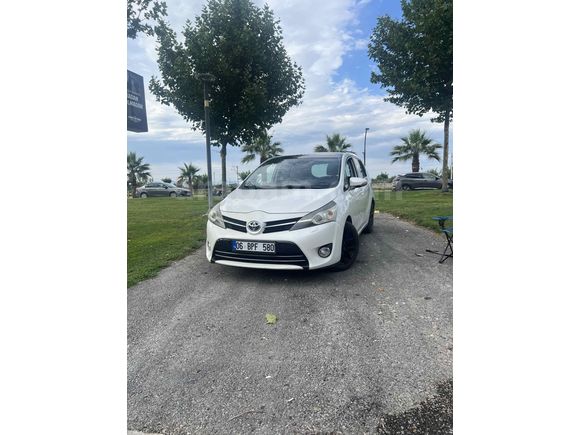 Sahibinden Toyota Verso 1.6 D-4D Premium 2014 Model 