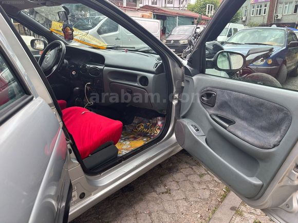 Temiz bakımlı megane bir