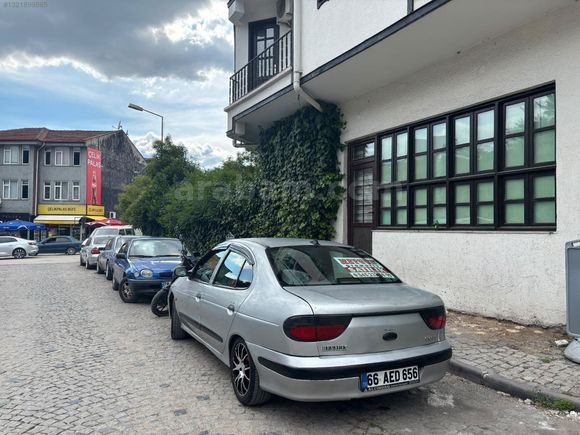 Temiz bakımlı megane bir