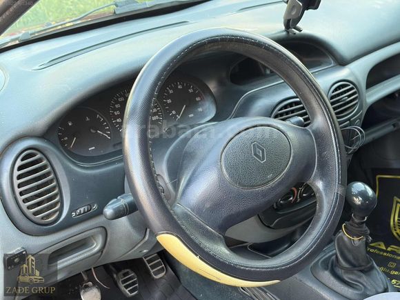 99 MODEL MAGANE 1 WAGON