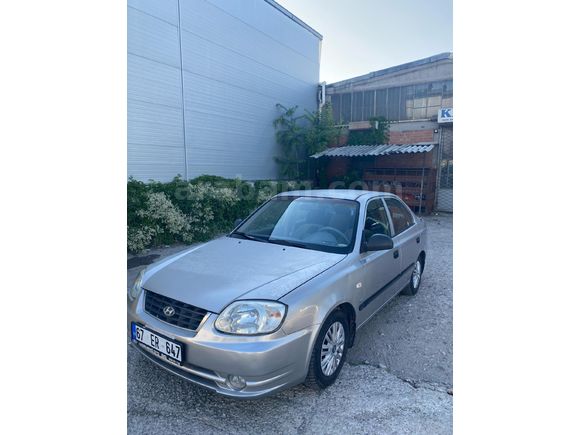 Sahibinden Hyundai Accent 1.3 Admire 2004 Model  282.000 km Gri (Gümüş)