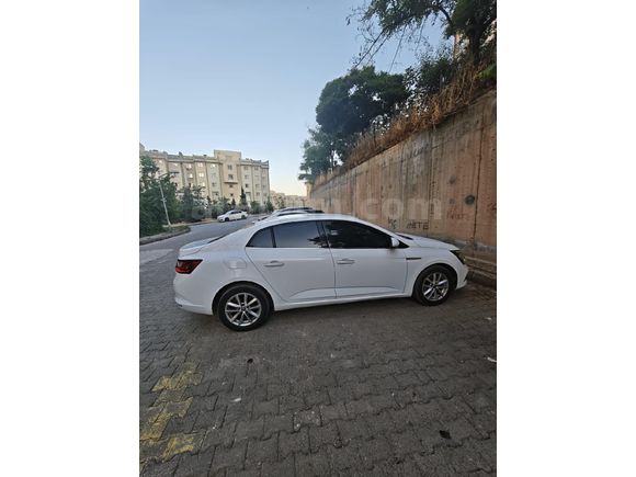 Sahibinden Renault Megane 1.5 Blue DCI Touch 2020 Model