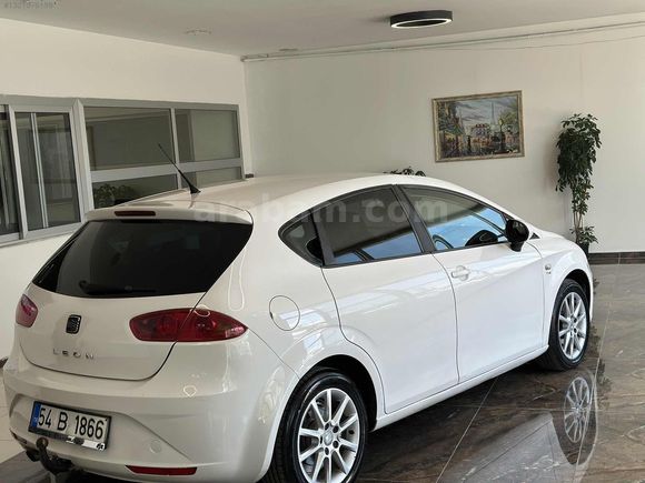 HATASIZ 2011 243.000 KM LEON MANUEL