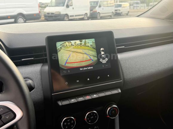 2023 CLİO 1.0 TCE EVOLUTİON OTOMATİK 26BİNKM HATASIZ BOYASIZ